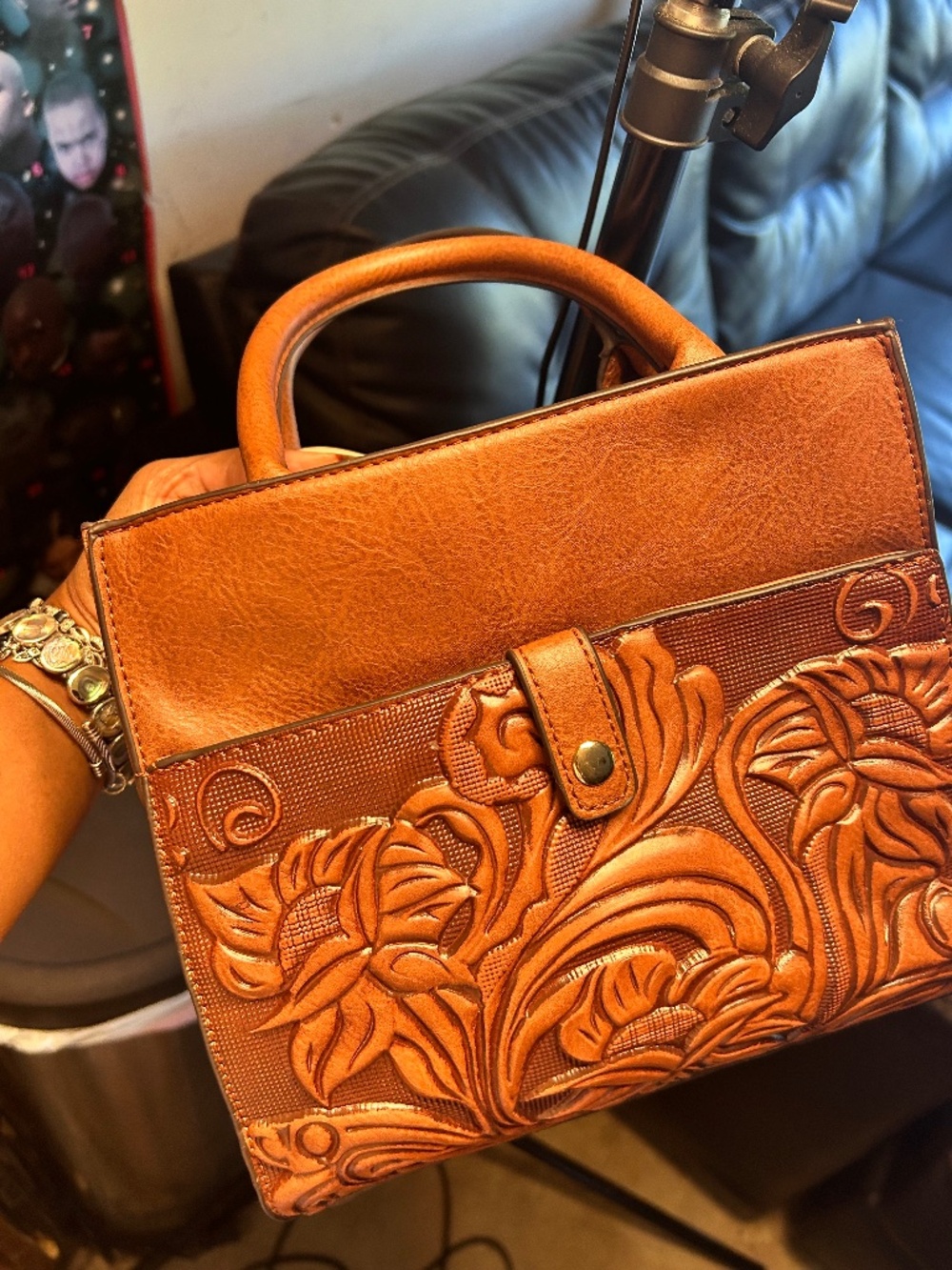 Western scroll hand bag